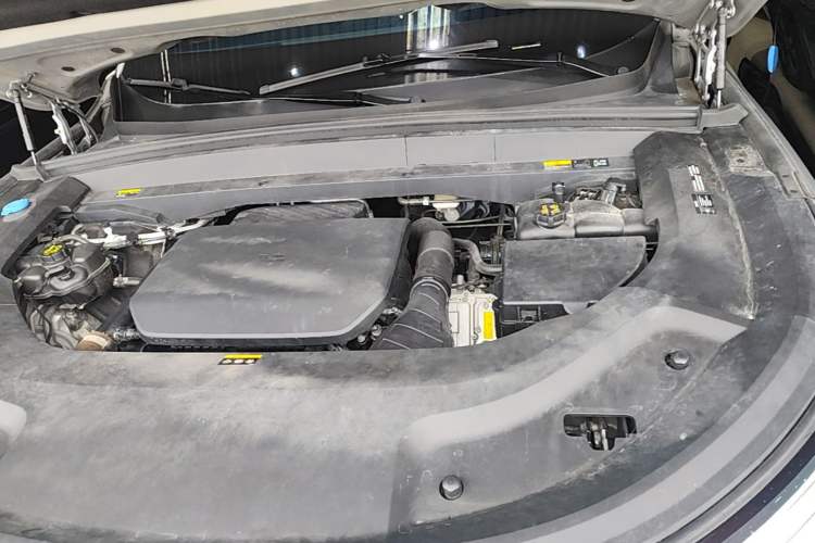 Used Li Auto L8 2023 Pro Model Engine Bay