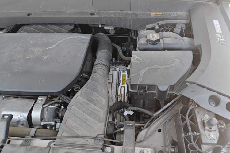 Used Li Auto L8 2023 Pro Model Engine Bay Left