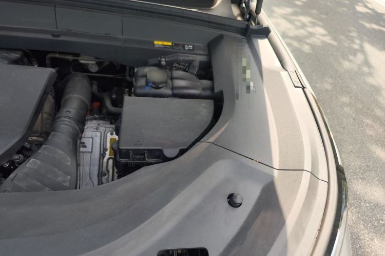 Used Li Auto L8 2023 Pro Model Engine Bay Left