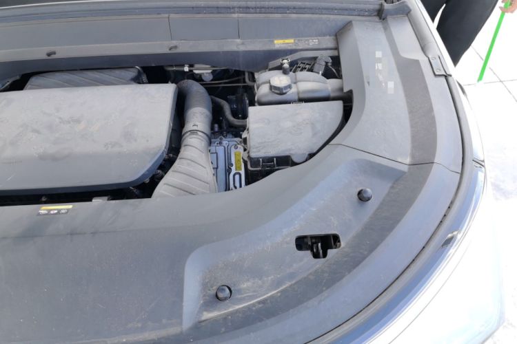 Used Li Auto L8 2023 Pro Model Engine Bay Left