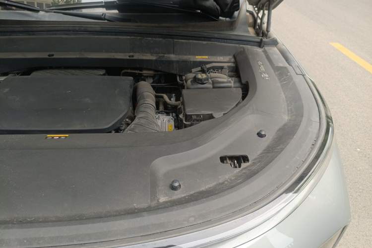 Used Li Auto L8 2023 Pro Model Engine Bay Left