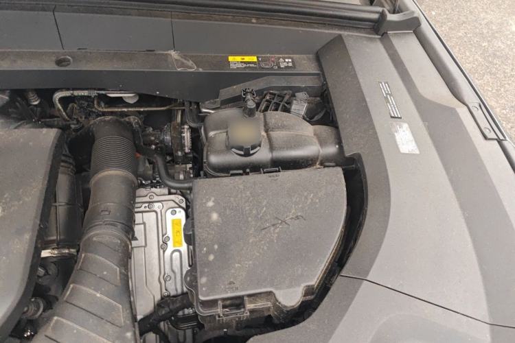 Used Li Auto L8 2023 Pro Model Engine Bay Left