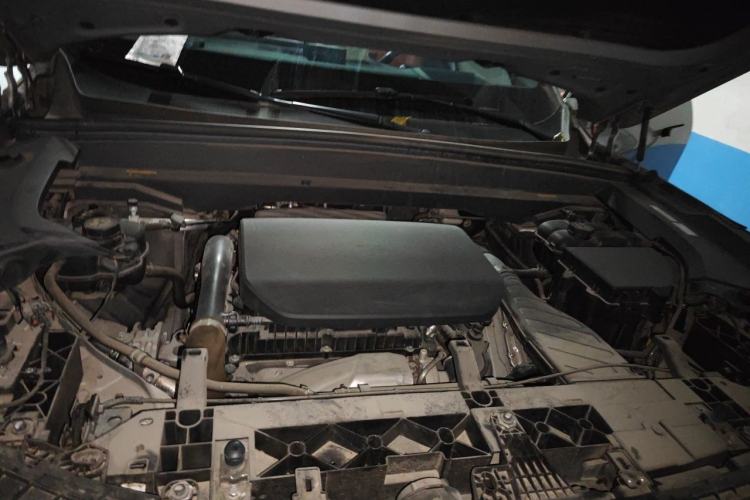 Used Li Auto L8 2023 Pro Model Engine Bay