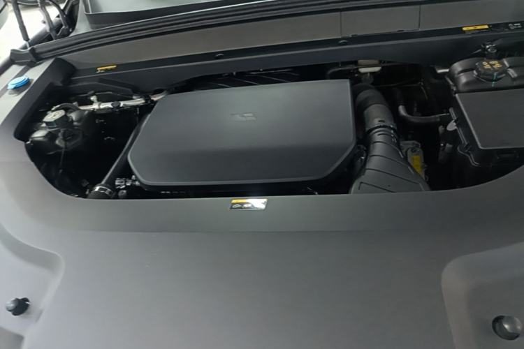 Used Li Auto L8 2023 Pro Model Engine Bay