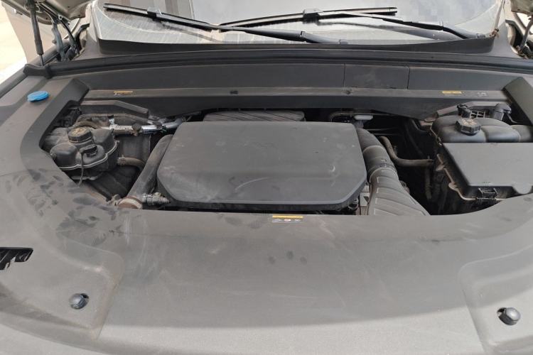Used Li Auto L8 2023 Pro Model Engine Bay