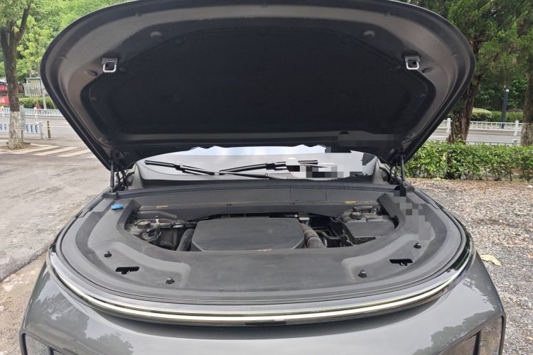 Used Li Auto L8 2023 Pro Model Engine Bay