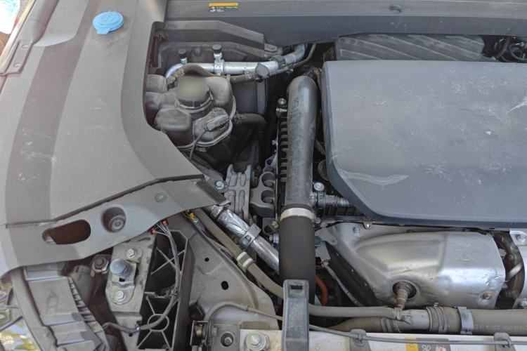 Used Li Auto L8 2023 Pro Model Engine Bay Right