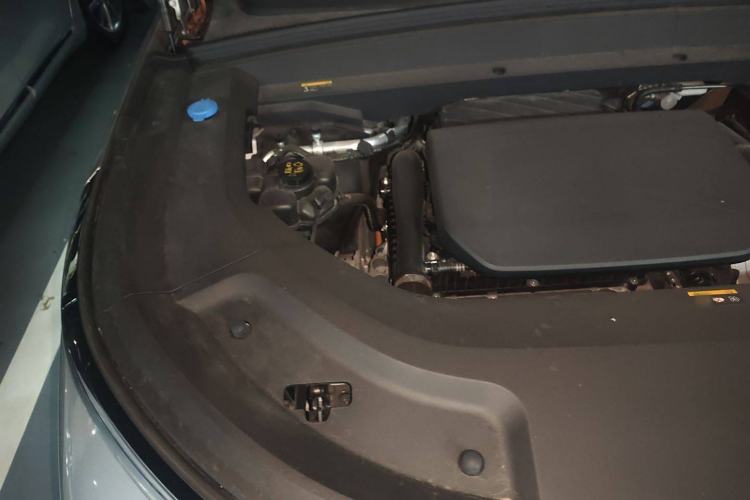 Used Li Auto L8 2023 Pro Model Engine Bay Right