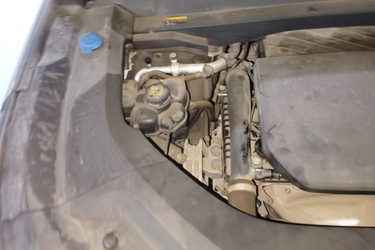 Used Li Auto L8 2023 Pro Model Engine Bay Right