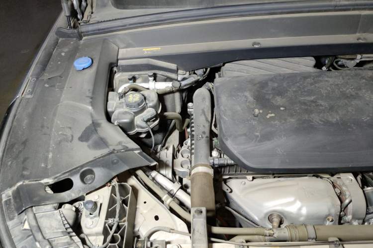Used Li Auto L8 2023 Pro Model Engine Bay Right