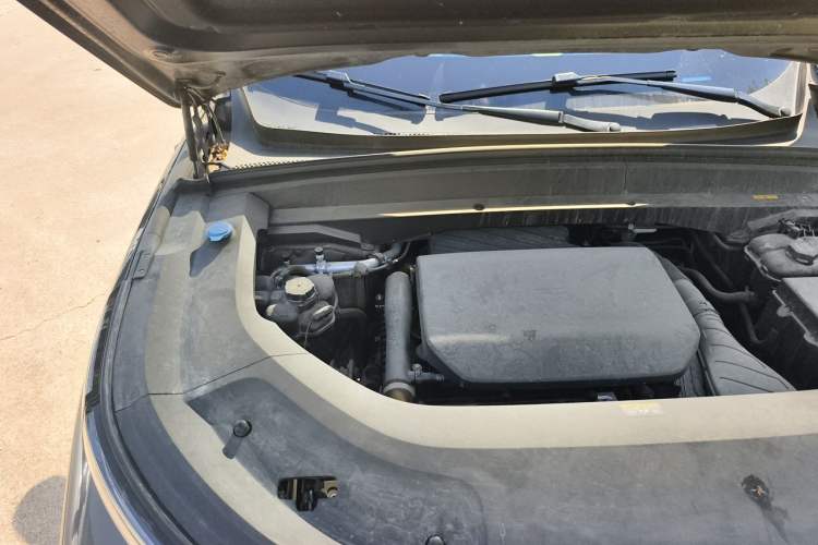 Used Li Auto L8 2023 Pro Model Engine Bay Right