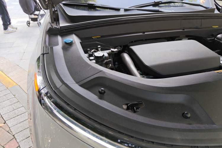 Used Li Auto L8 2023 Max model Engine Bay Right