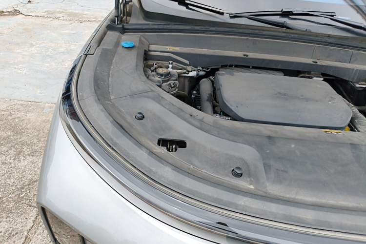 Used Li Auto L8 2023 Pro Model Engine Bay Right