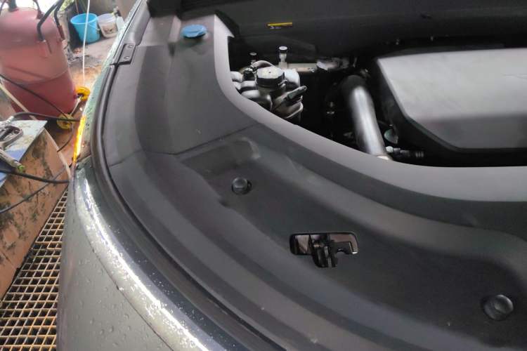 Used Li Auto L8 2023 Pro Model Engine Bay Right
