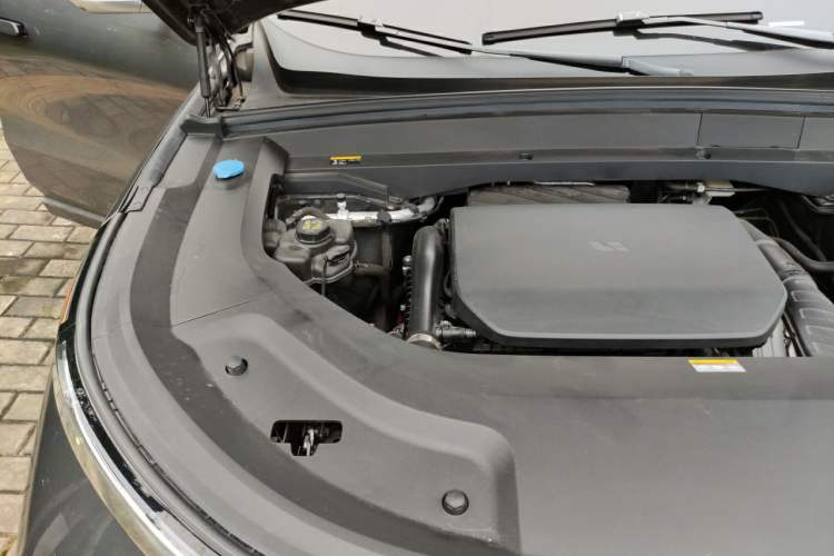Used Li Auto L8 2023 Pro Model Engine Bay Right
