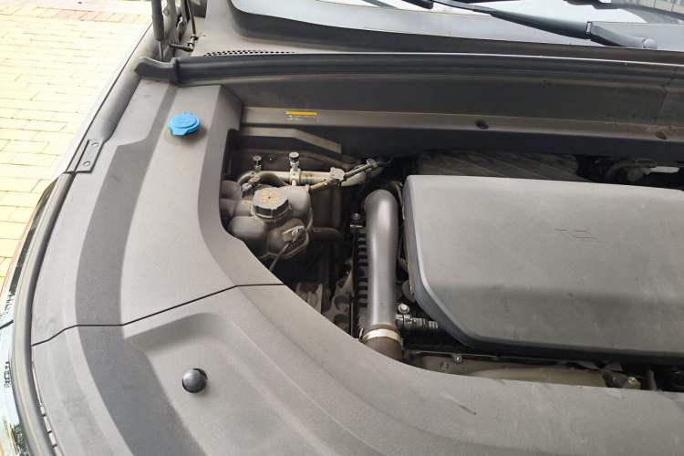 Used Li Auto L8 2023 Pro Model Engine Bay Right