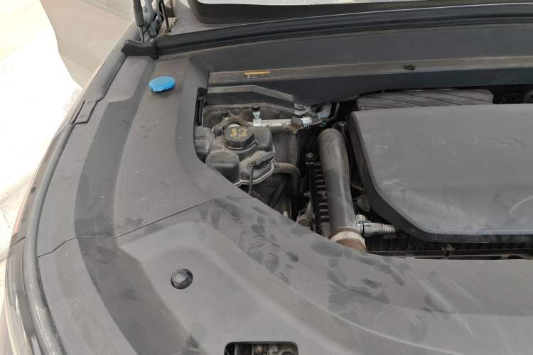 Used Li Auto L8 2023 Pro Model Engine Bay Right