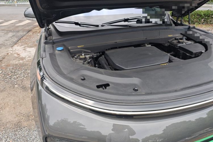 Used Li Auto L8 2023 Pro Model Engine Bay Right