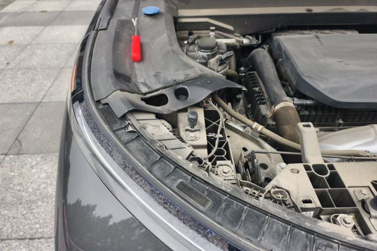 Used Li Auto L8 2023 Pro Model Engine Bay Right