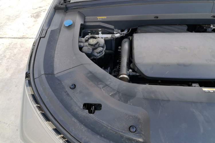 Used Li Auto L8 2023 Pro Model Engine Bay Right