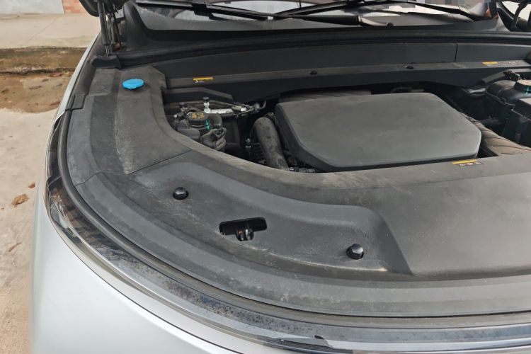 Used Li Auto L8 2023 Pro Model Engine Bay Right