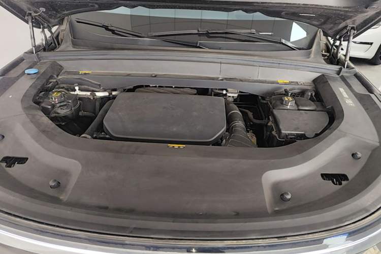 Used Li Auto L8 2023 Pro Model Engine Bay