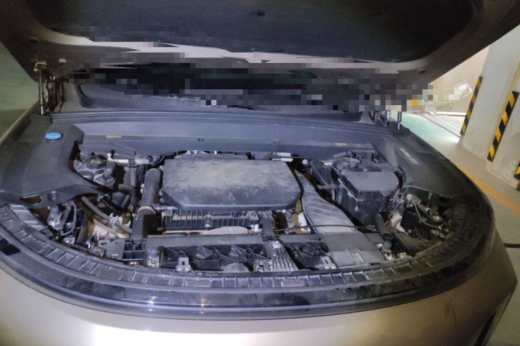 Used Li Auto L8 2023 Pro Model Engine Bay