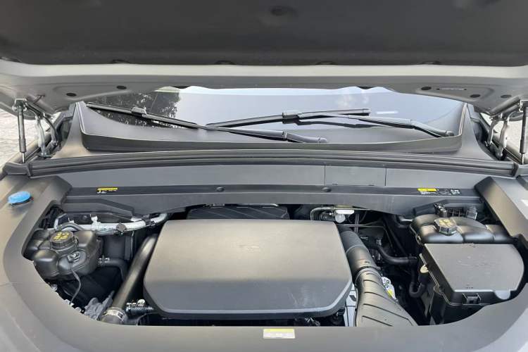 Used Li Auto L8 2023 Max model Engine Bay