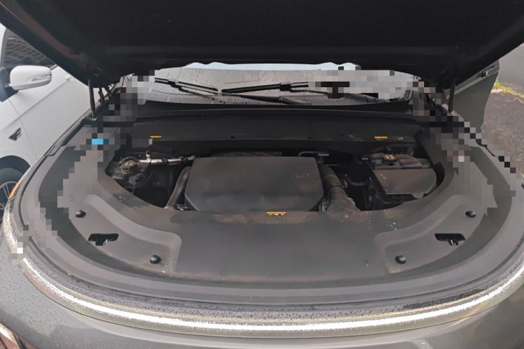Used Li Auto L8 2023 Pro Model Engine Bay