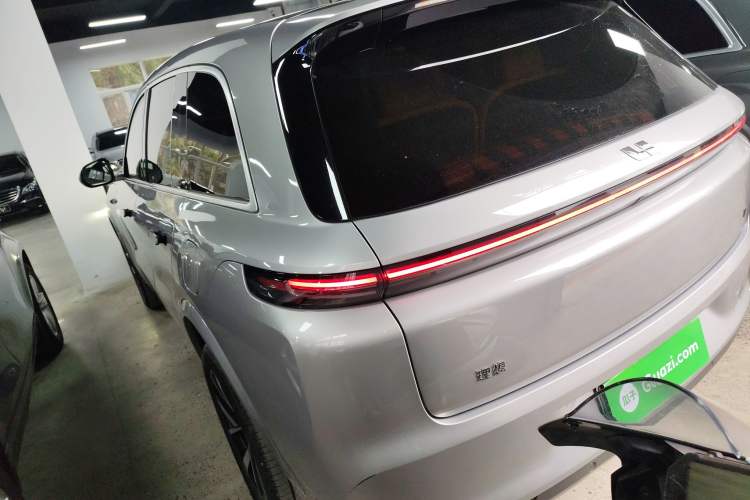 Used Li Auto L8 2023 Pro Model Exterior 2