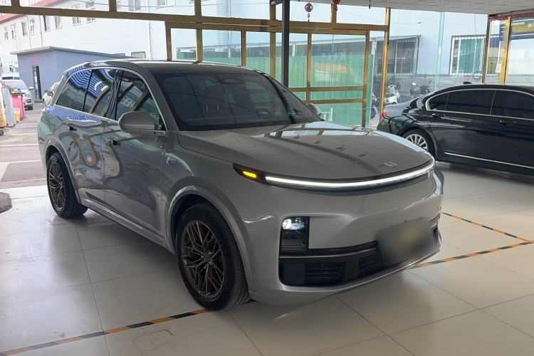Used Li Auto L8 2023 Pro Model Exterior 2