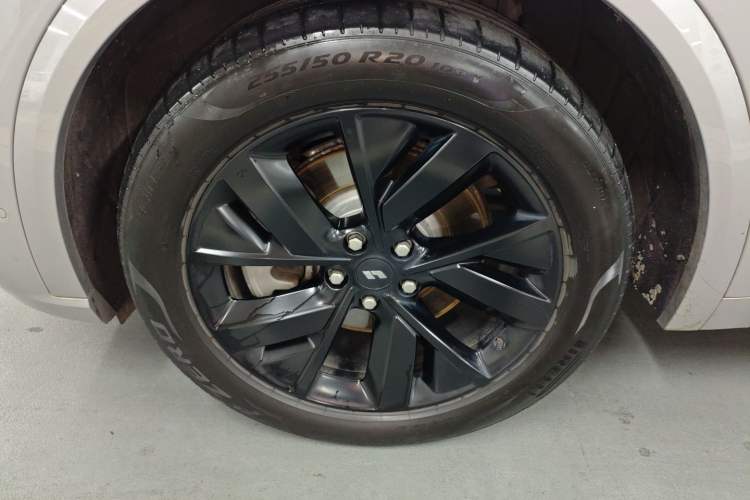 Used Li Auto L8 2023 Pro Model Exterior 3
