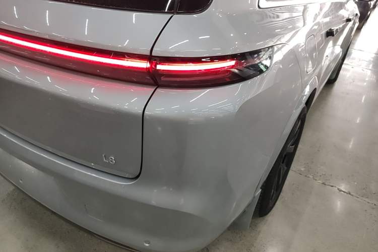 Used Li Auto L8 2023 Pro Model Exterior 3