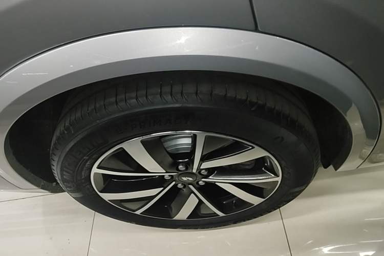 Used Li Auto L8 2023 Pro Model Exterior 5