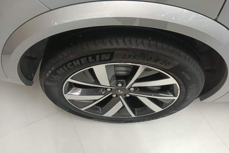 Used Li Auto L8 2023 Max model Exterior 5