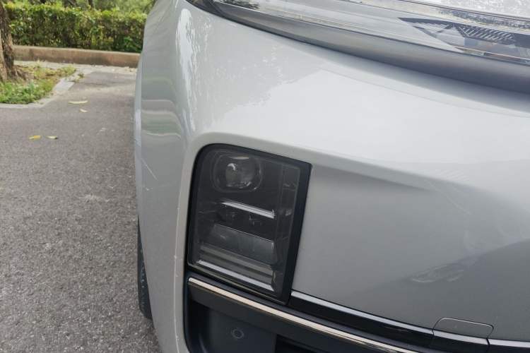 Used Li Auto L8 2023 Pro Model Exterior 6