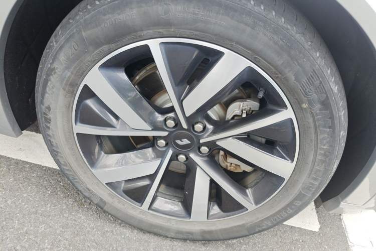 Used Li Auto L8 2023 Pro Model Exterior 7