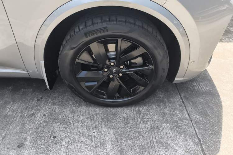 Used Li Auto L8 2023 Pro Model Exterior 7