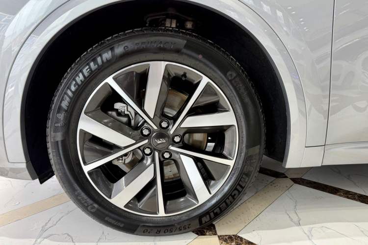 Used Li Auto L8 2023 Pro Model Exterior 7