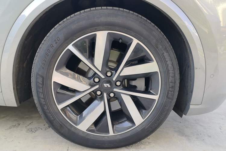 Used Li Auto L8 2023 Pro Model Exterior 7