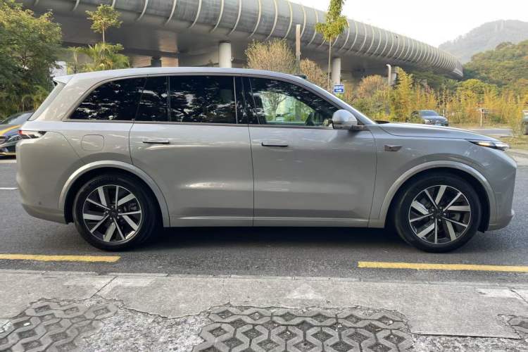 Used Li Auto L8 2023 Max model Exterior 8