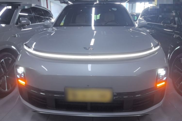 Used Li Auto L8 2023 Pro Model Front