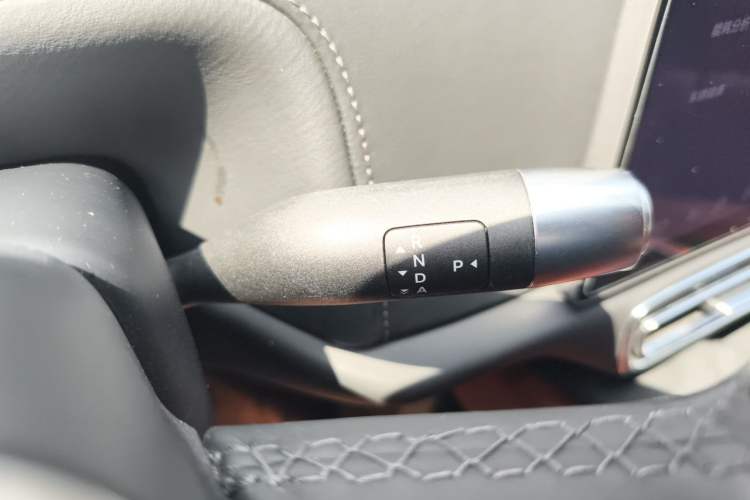 Used Li Auto L8 2023 Pro Model Gear Lever