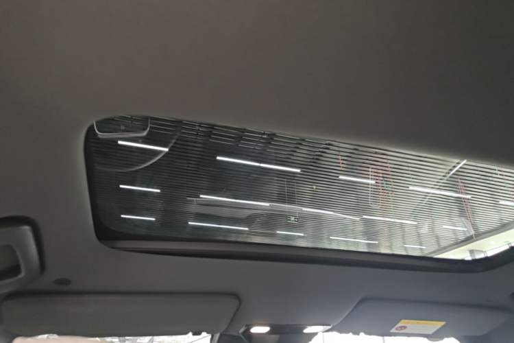 Used Li Auto L8 2023 Pro Model Headliner