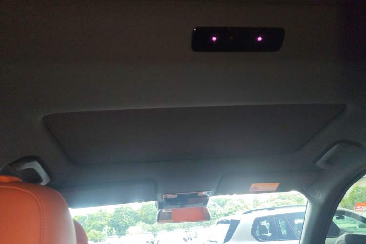Used Li Auto L8 2023 Pro Model Headliner