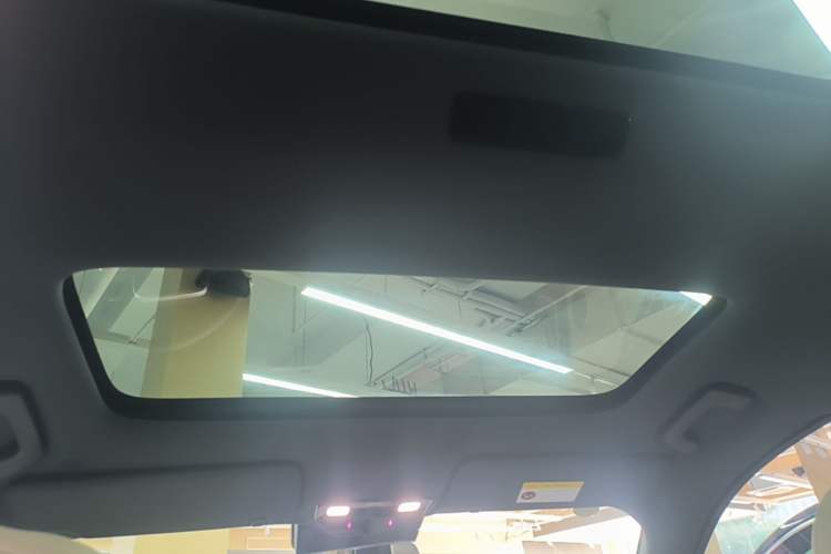 Used Li Auto L8 2023 Pro Model Headliner