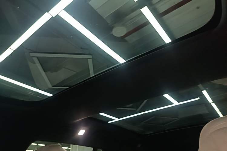 Used Li Auto L8 2023 Pro Model Headliner