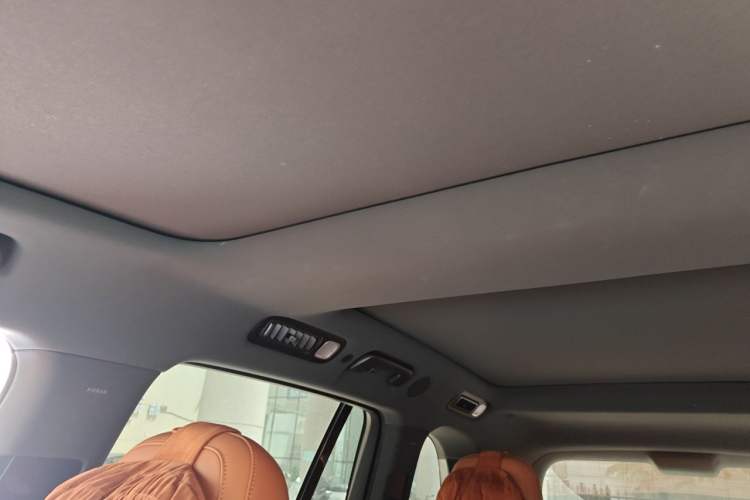 Used Li Auto L8 2023 Pro Model Headliner