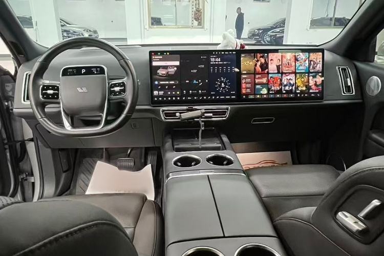 Used Li Auto L8 2023 Pro Model Interior 1