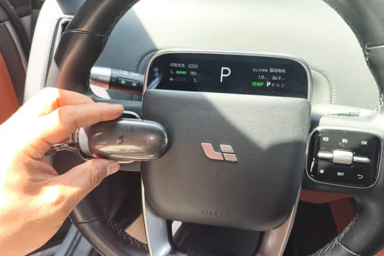 Used Li Auto L8 2023 Pro Model Interior 1